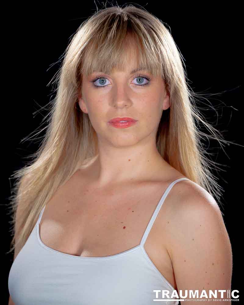 I met T'Lane through a session I shot for a friend of hers on Manhattan Beach. She was absolutely gorgeous and I was thrilled that she agreed to shoot with me.